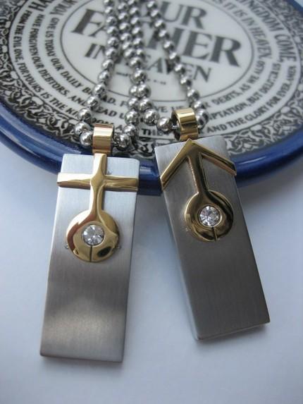 female-usb-necklace